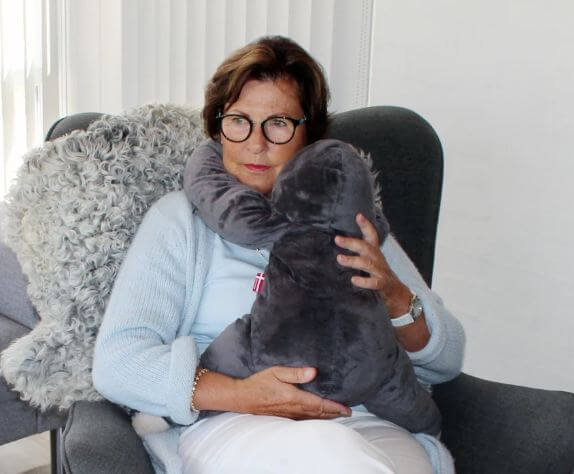 Kvinde med Store Bent Tyngdebamse